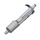 Research plus Einkanalpipette variabel 1000 - 10000 µl